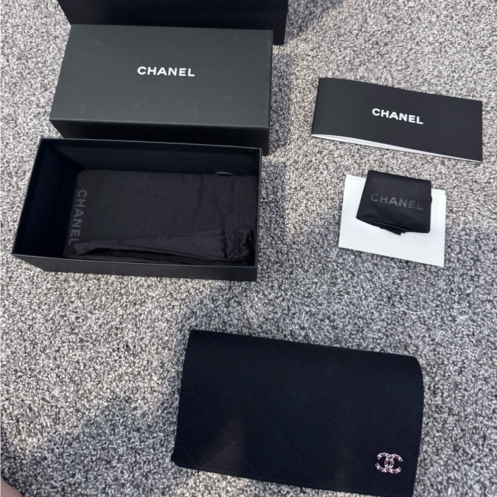 LIKE NEW๐CHANEL GLASSES W/CRISTAL LENSES - Picture 13 of 16